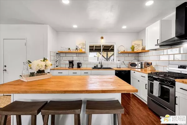 Joshua Tree, CA 92252,62093 Mountain View CIR