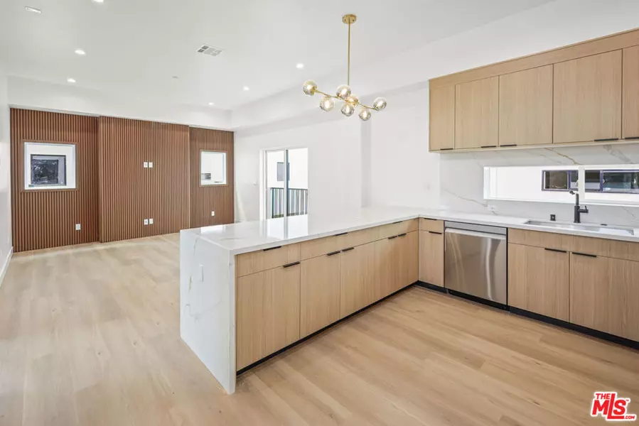 11010 Hortense ST, North Hollywood, CA 91602