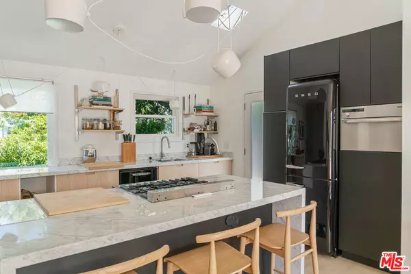 Venice, CA 90291,814 Angelus PL