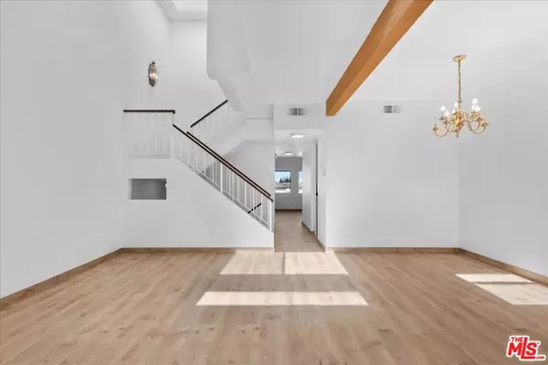 Tarzana, CA 91335,6323 Reseda BLVD #6