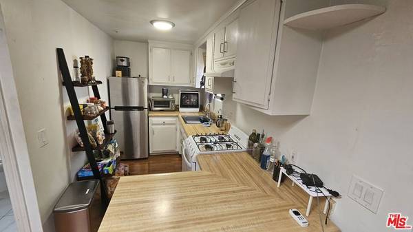 West Hollywood, CA 90046,1121 N Curson AVE #2