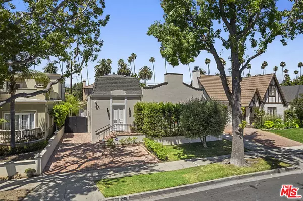 Beverly Hills, CA 90211,245 N Wetherly DR