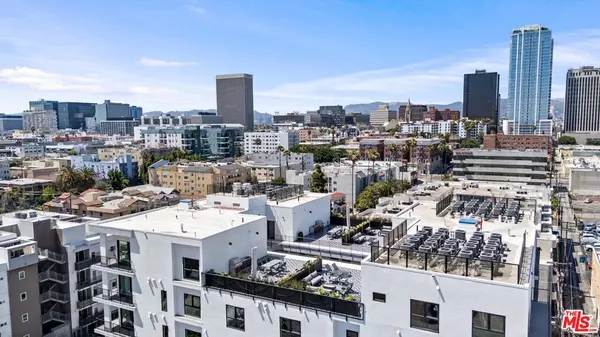 Los Angeles, CA 90006,904 S New Hampshire AVE #205