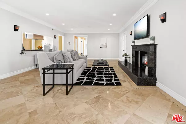 Beverly Hills, CA 90210,2563 Hutton DR