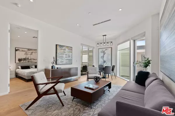 West Hollywood, CA 90069,1030 N Kings RD #306