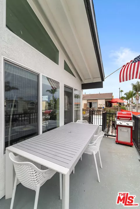 Huntington Beach, CA 92648,213 17th ST #A