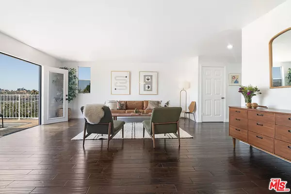 Los Angeles, CA 90065,1715 Kemper ST