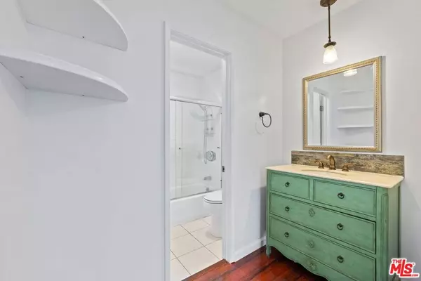 West Hollywood, CA 90069,976 Larrabee ST #231