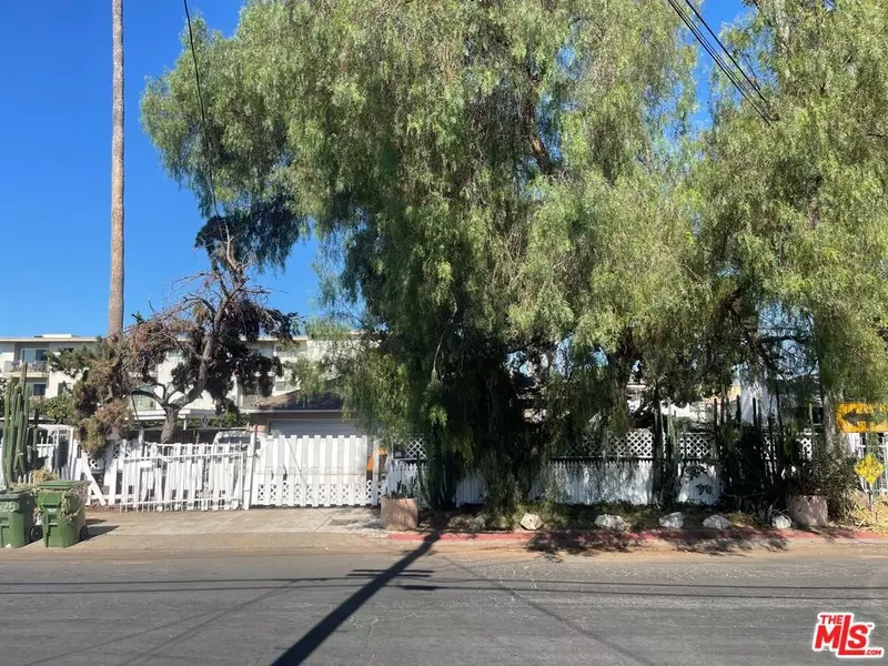 6425 Columbus AVE, Van Nuys, CA 91411