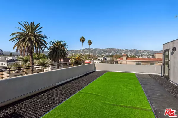 Los Angeles, CA 90048,118 N Orlando AVE #301
