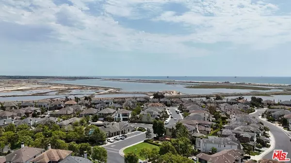 Huntington Beach, CA 92649,17322 Wareham LN