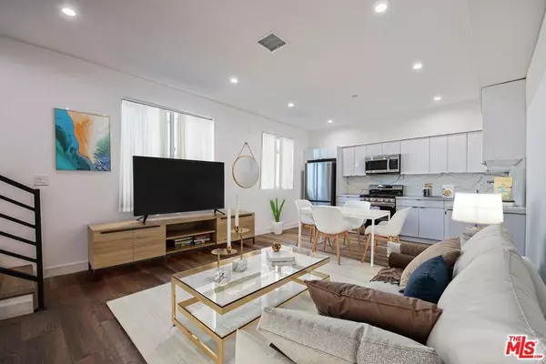 Los Angeles, CA 90029,954 N Kingsley DR