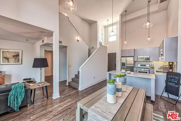 1168 S Barrington AVE #603, Los Angeles, CA 90049