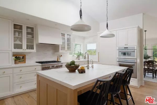 Montecito, CA 93108,715 Circle DR