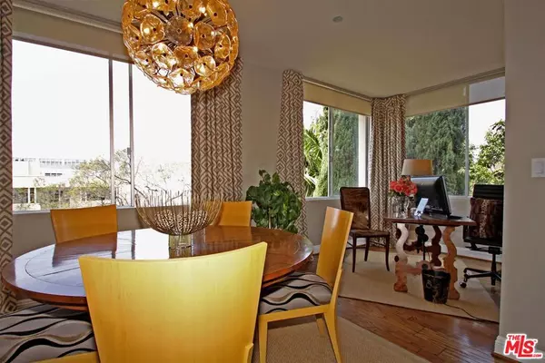 Beverly Hills, CA 90210,412 N PALM DR #402