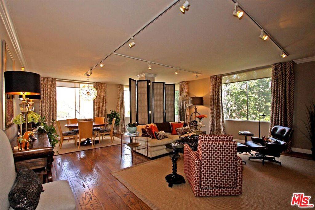 Beverly Hills, CA 90210,412 N PALM DR #402