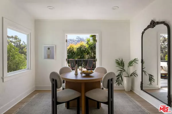 Los Angeles, CA 90039,2236 Earl CT