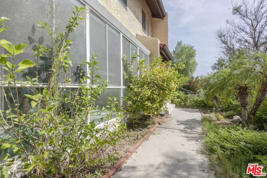 9634 VIA RIMINI #118, Sun Valley, CA 91504