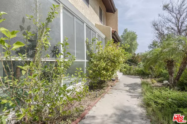 9634 VIA RIMINI #118, Sun Valley, CA 91504