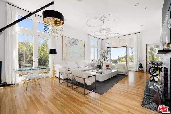 9314 Lloydcrest DR, Beverly Hills, CA 90210
