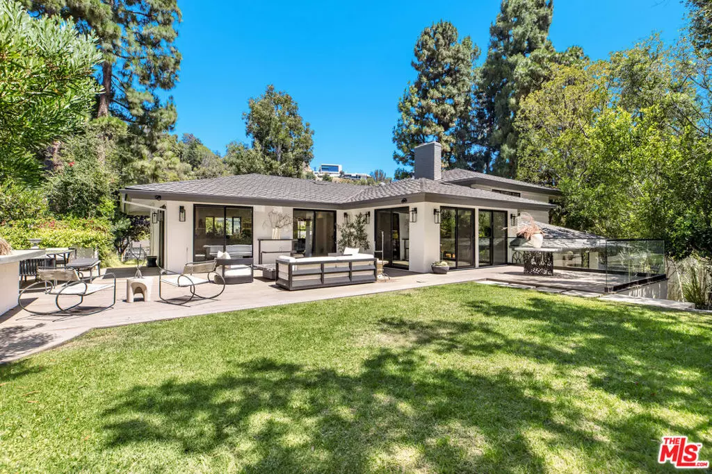 Los Angeles, CA 90049,811 N Norman PL