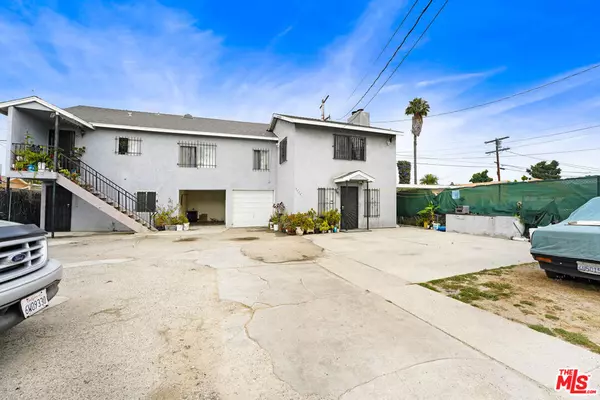 Los Angeles, CA 90044,8905 S Hoover ST