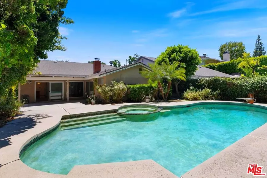 4935 Woodley AVE, Encino, CA 91436