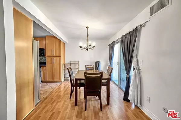 Winnetka, CA 91306,20807 Roscoe BLVD #1