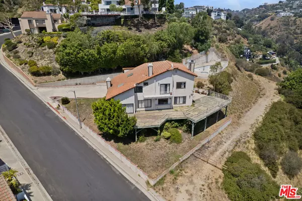Los Angeles, CA 90069,1842 N Crescent Heights BLVD