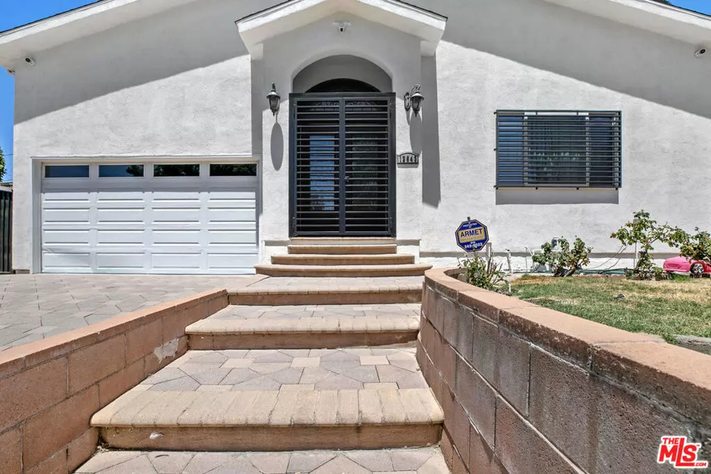North Hollywood, CA 91606,12643 Archwood ST