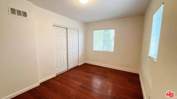 Reseda, CA 91335,19040 Bassett ST