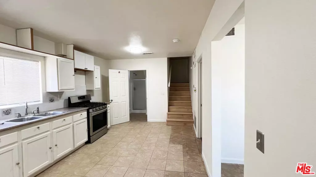 19040 Bassett ST, Reseda, CA 91335