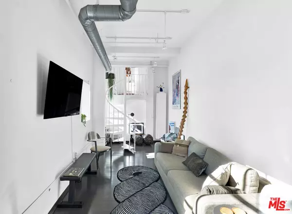 Los Angeles, CA 90028,1645 Vine ST #1001