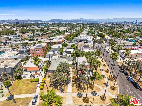 Los Angeles, CA 90019,4401 Victoria Park DR