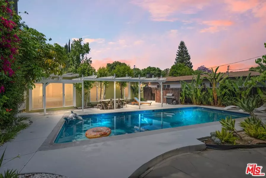 22621 Dolorosa ST, Woodland Hills, CA 91367