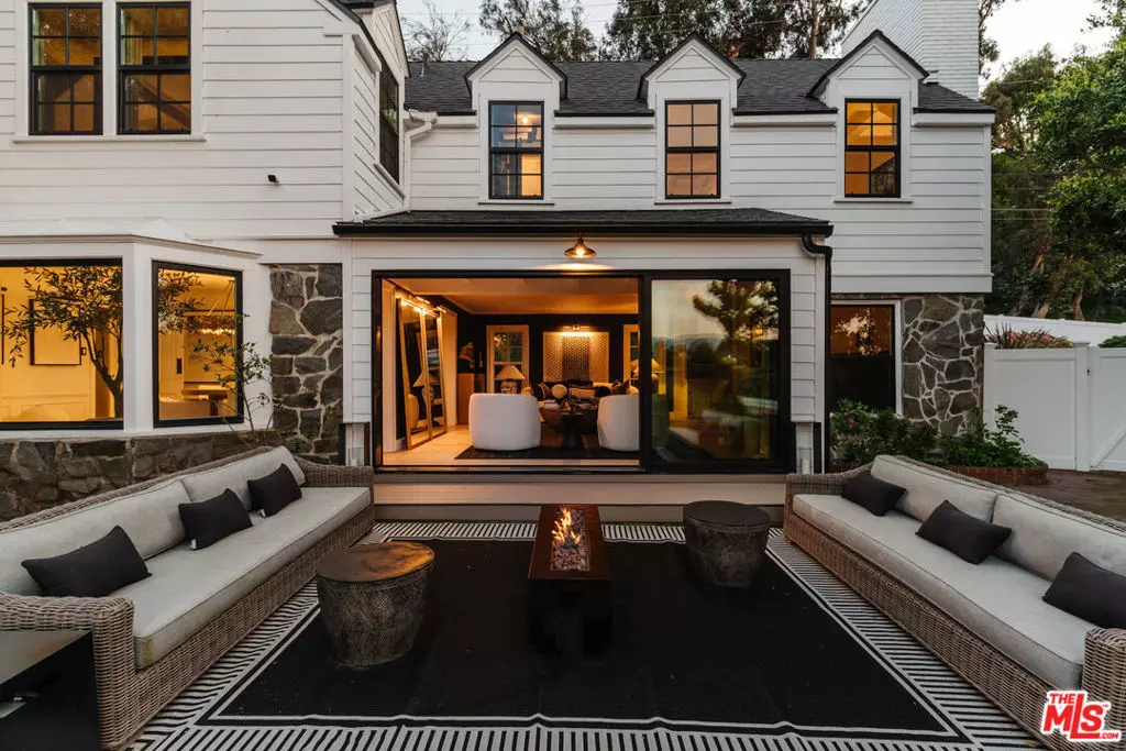 Studio City, CA 91604,3100 Coldwater Canyon AVE