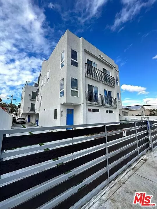 Los Angeles, CA 90016,2627 Somerset DR #1/2