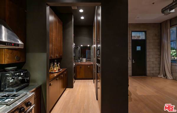 West Hollywood, CA 90069,710 N Orlando AVE #101