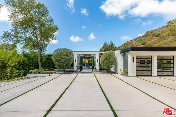 Beverly Hills, CA 90210,2002 LOMA VISTA DR