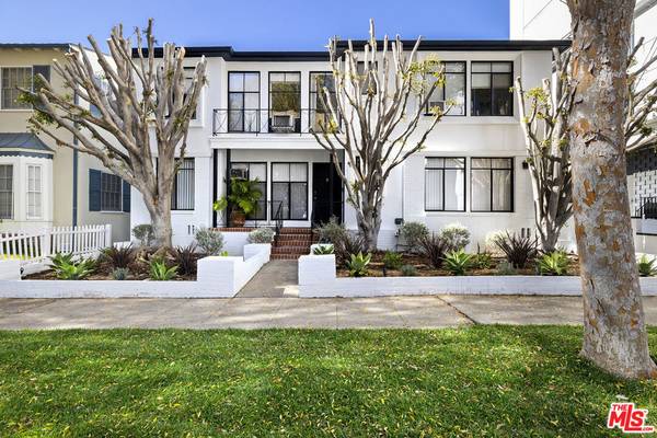 121 S Crescent DR #D, Beverly Hills, CA 90212