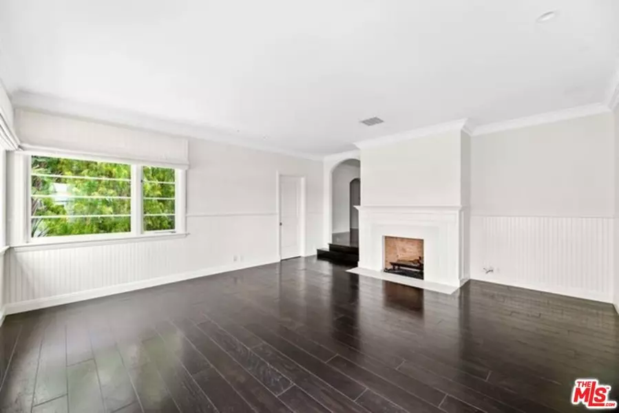 9233 1/2 Doheny Road, West Hollywood, CA 90069