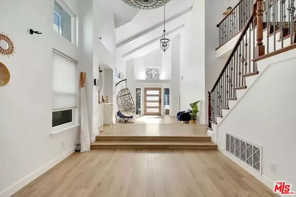 Playa Del Rey, CA 90293,7939 W 80th ST