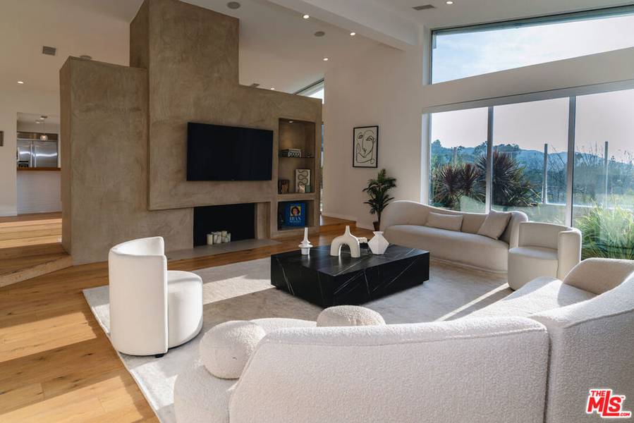 3423 Scadlock LN, Sherman Oaks, CA 91403