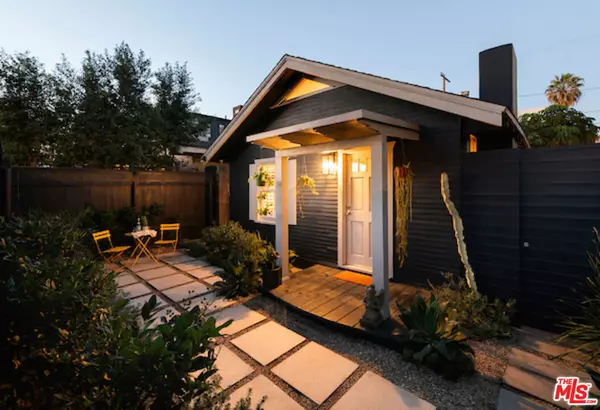 1517 Cabrillo AVE, Venice, CA 90291