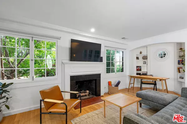 West Hollywood, CA 90069,8625 Rugby DR