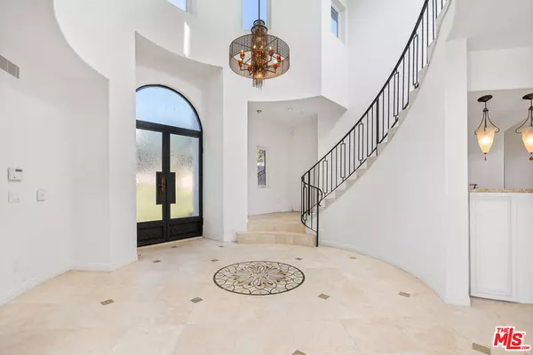 Malibu, CA 90265,6130 Galahad RD