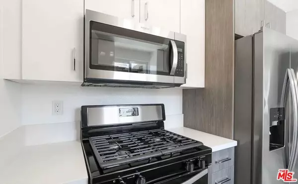 Inglewood, CA 90301,110 S Eucalyptus AVE #2