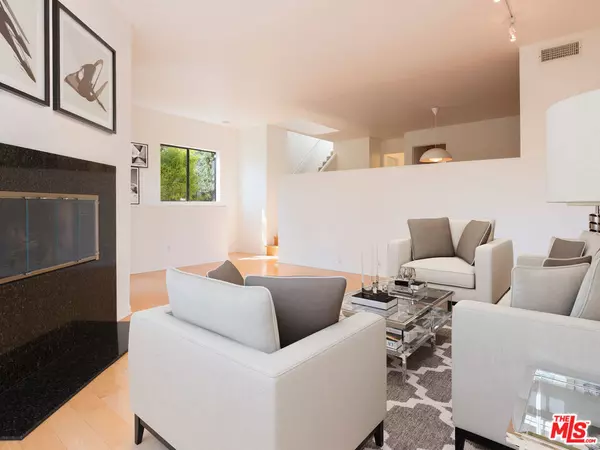 Los Angeles, CA 90026,3023 BERKELEY AVE #8