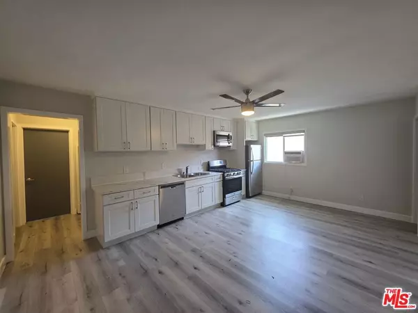 Los Angeles, CA 90019,1505 S Cochran AVE #4