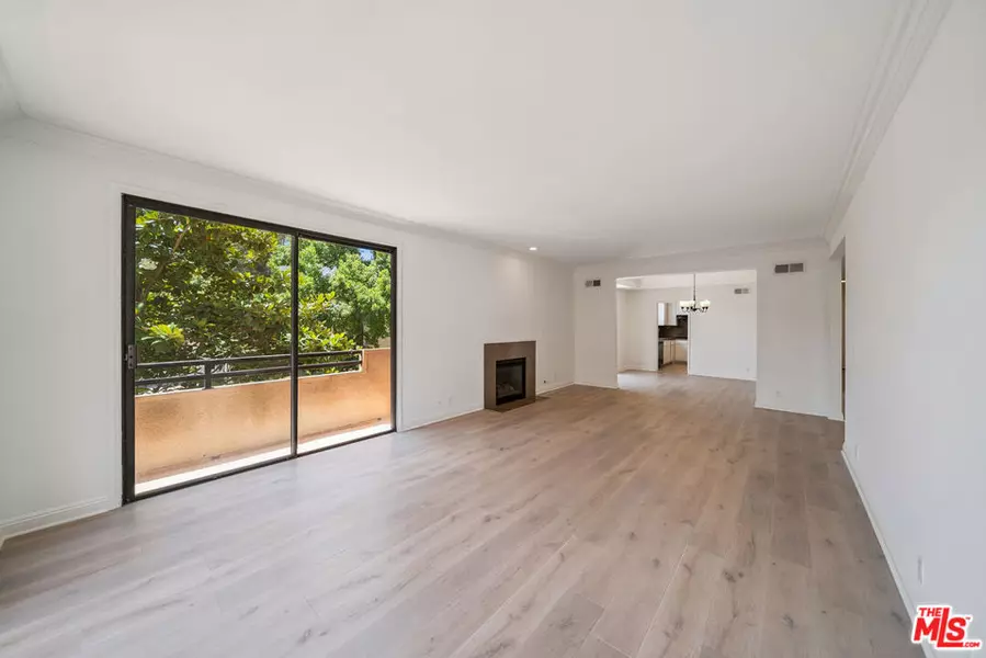 8865 Alden DR, Los Angeles, CA 90048